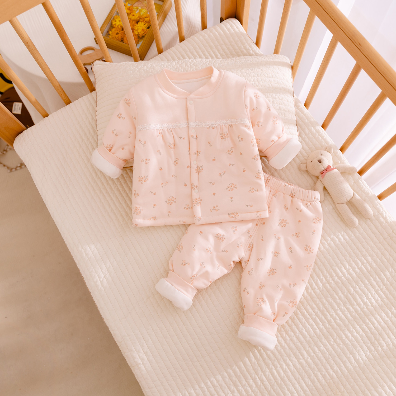 婴儿衣服分体套装夹棉衣棉裤一岁女宝宝秋冬季加厚保暖两件套家居