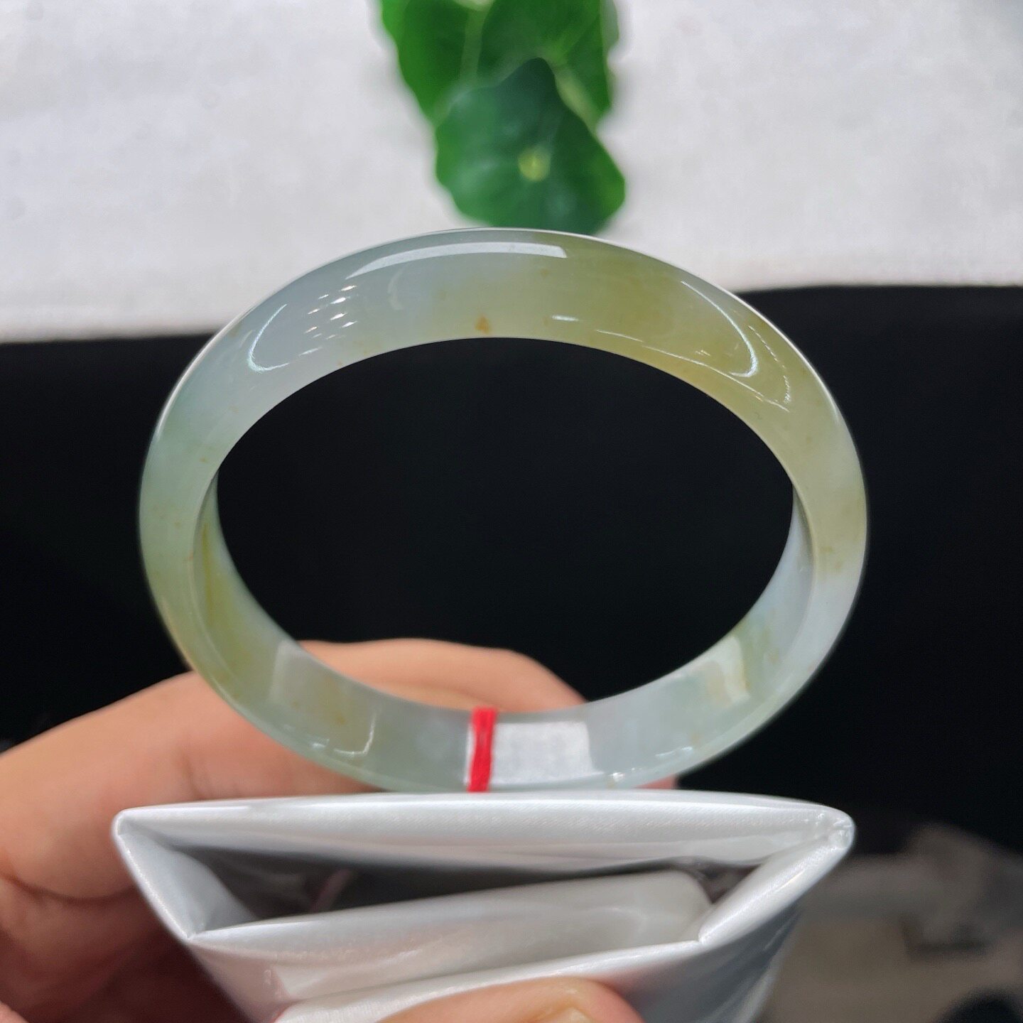 天然A货翡翠手镯冰糯种浅黄55.8mm缅甸老坑飘花玉镯淡黄幸运镯