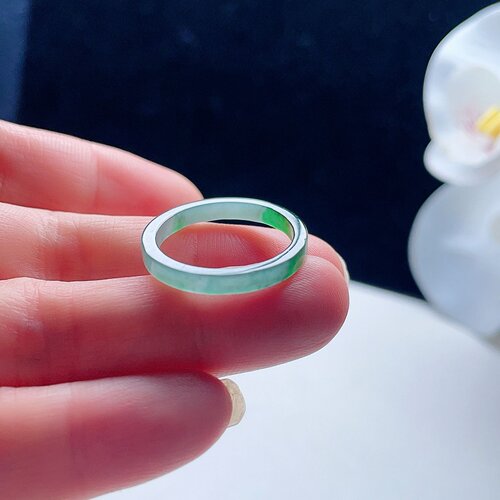 天然翡翠方戒指晴水飘辣绿意境