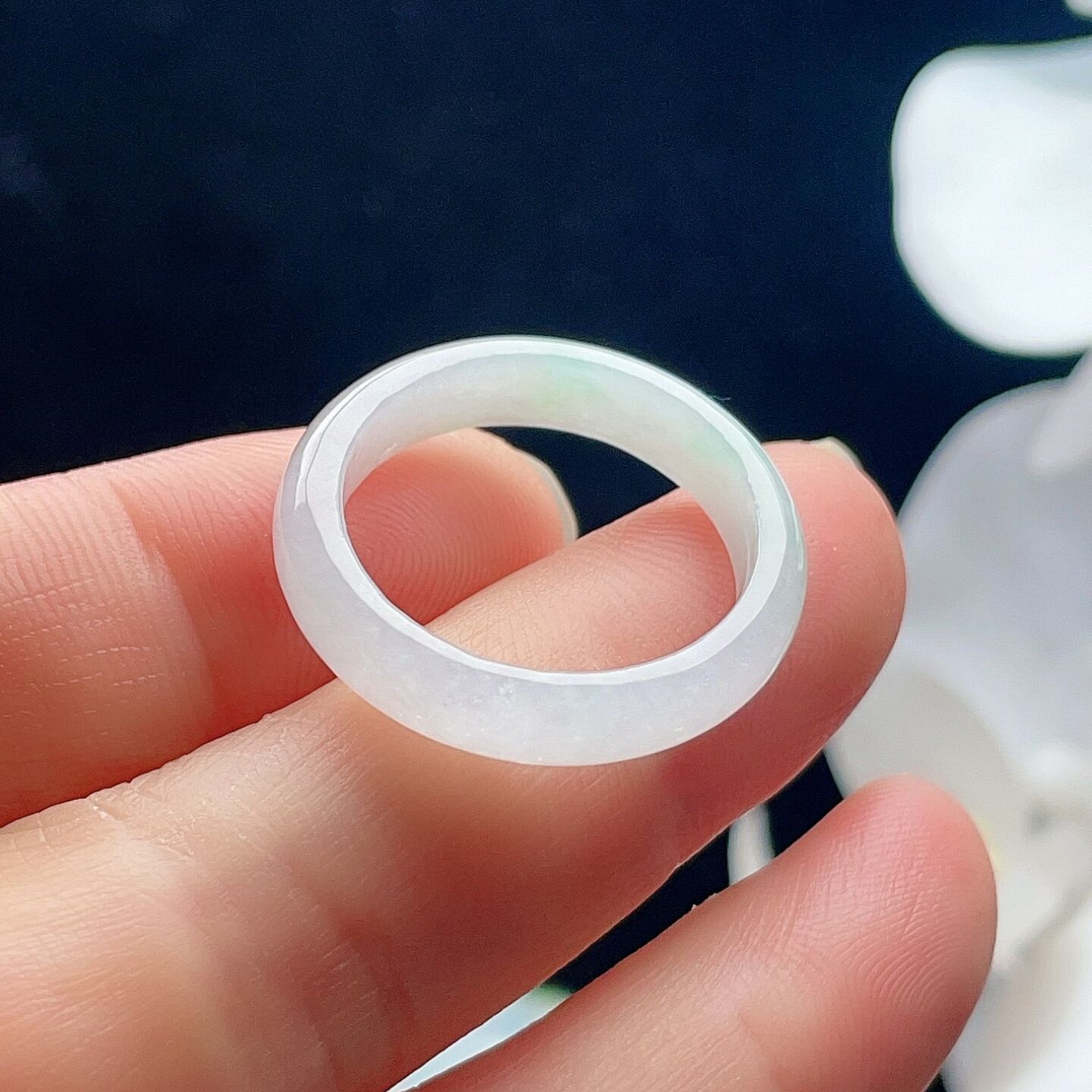 天然翡翠戒指乳白飘阳绿双彩清新