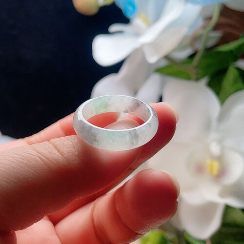 天然翡翠戒指乳白乌鸡飘阳绿清新