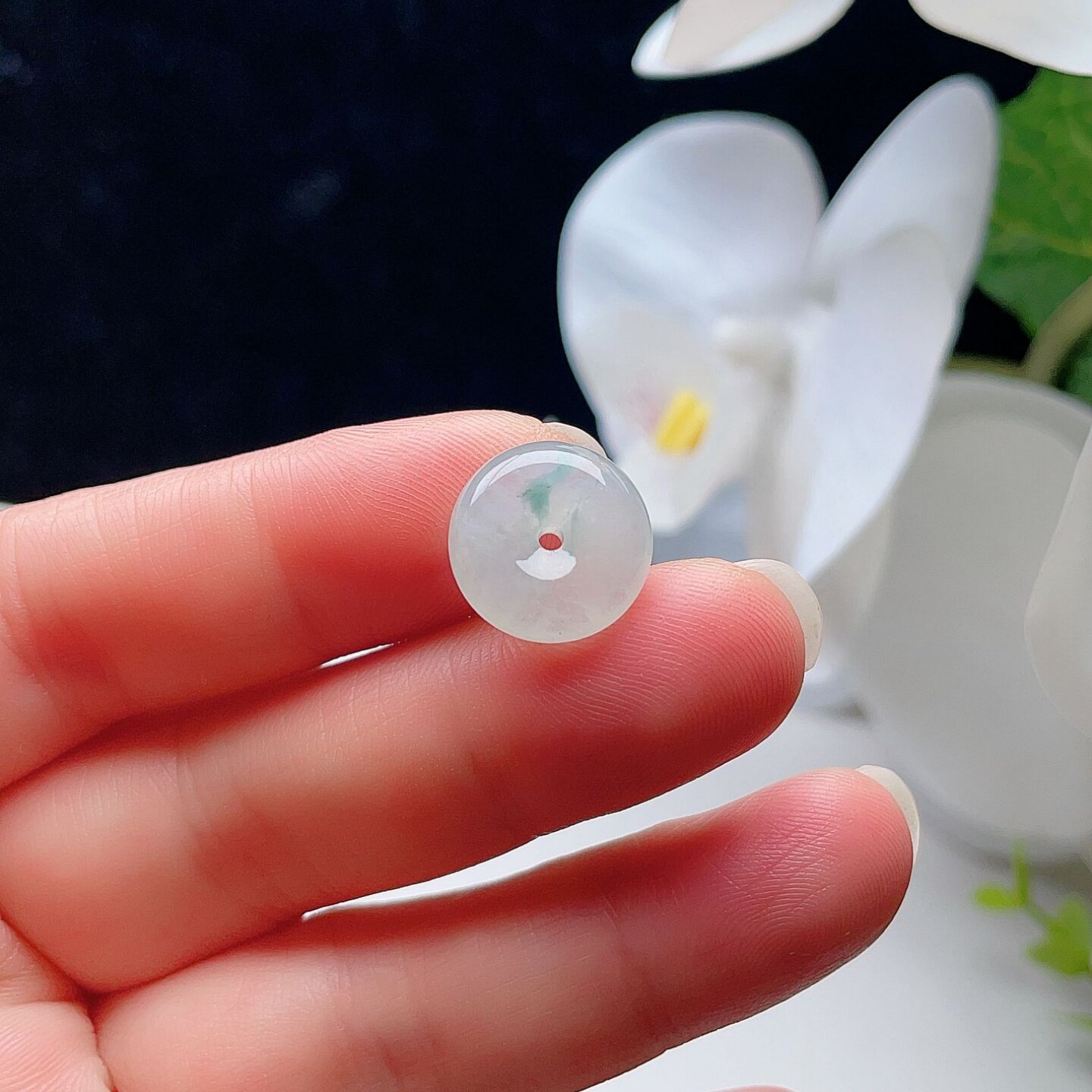 天然翡翠冰种平安扣乳白淡绿飘花