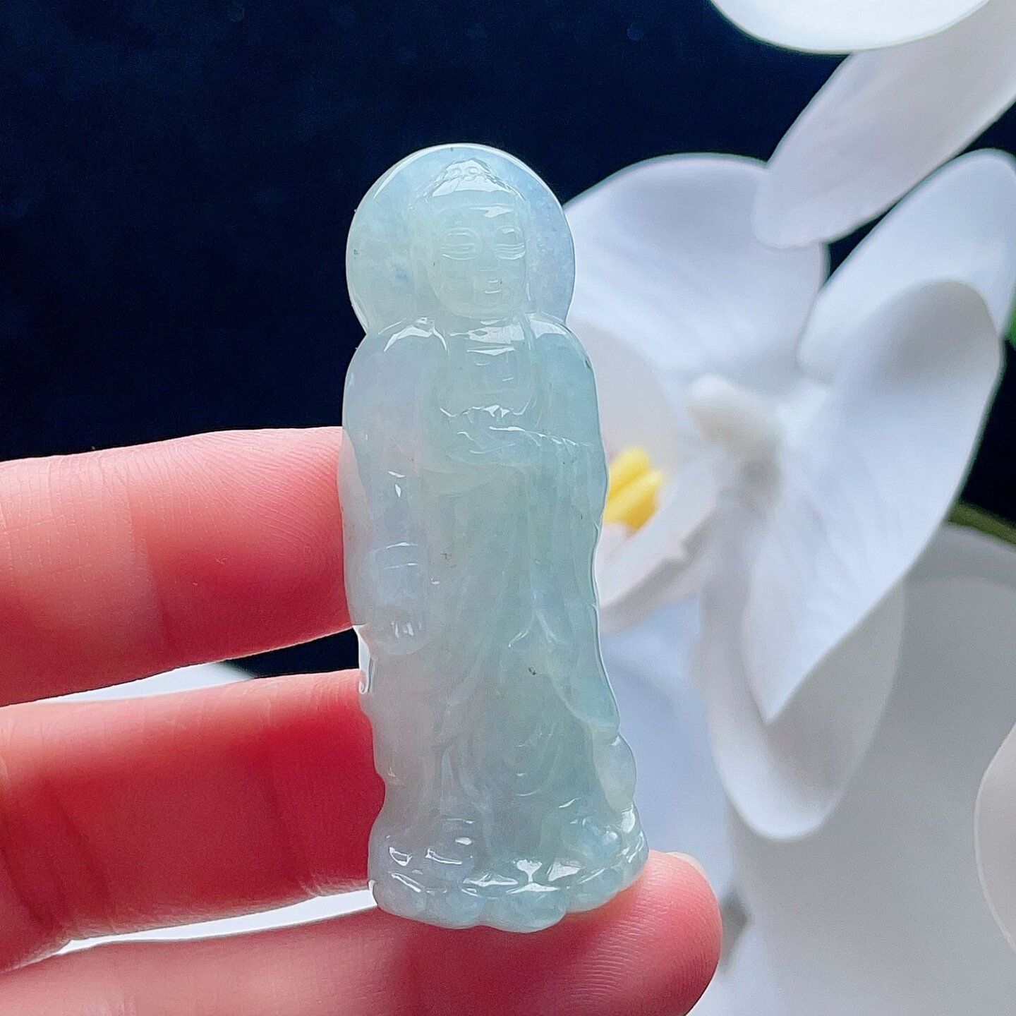 天然翡翠立体阿弥陀佛吊坠淡绿