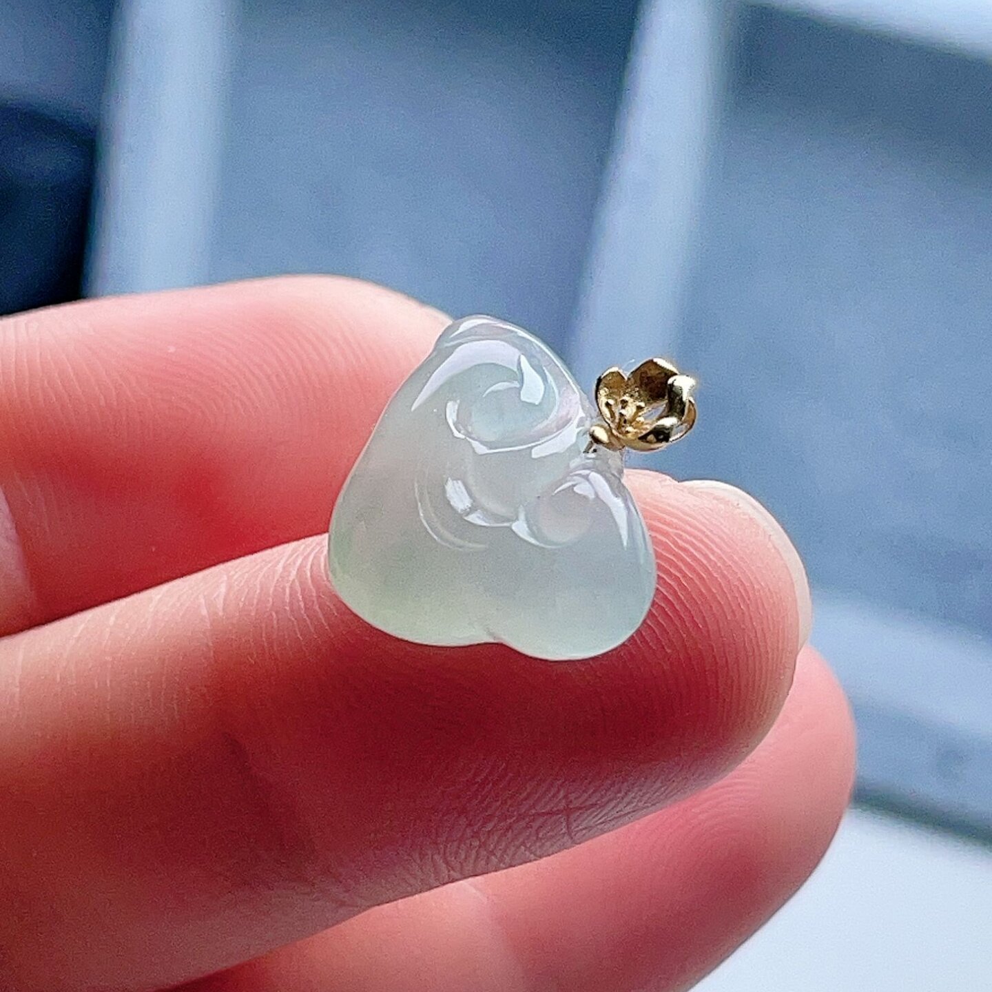 天然翡翠冰种如意小吊坠甜水绿