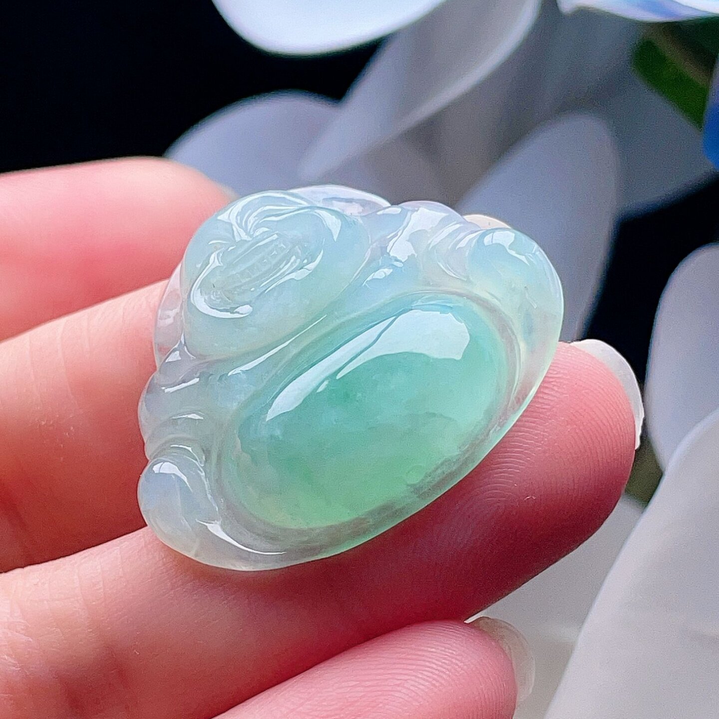 天然翡翠冰种弥勒佛吊坠淡阳绿