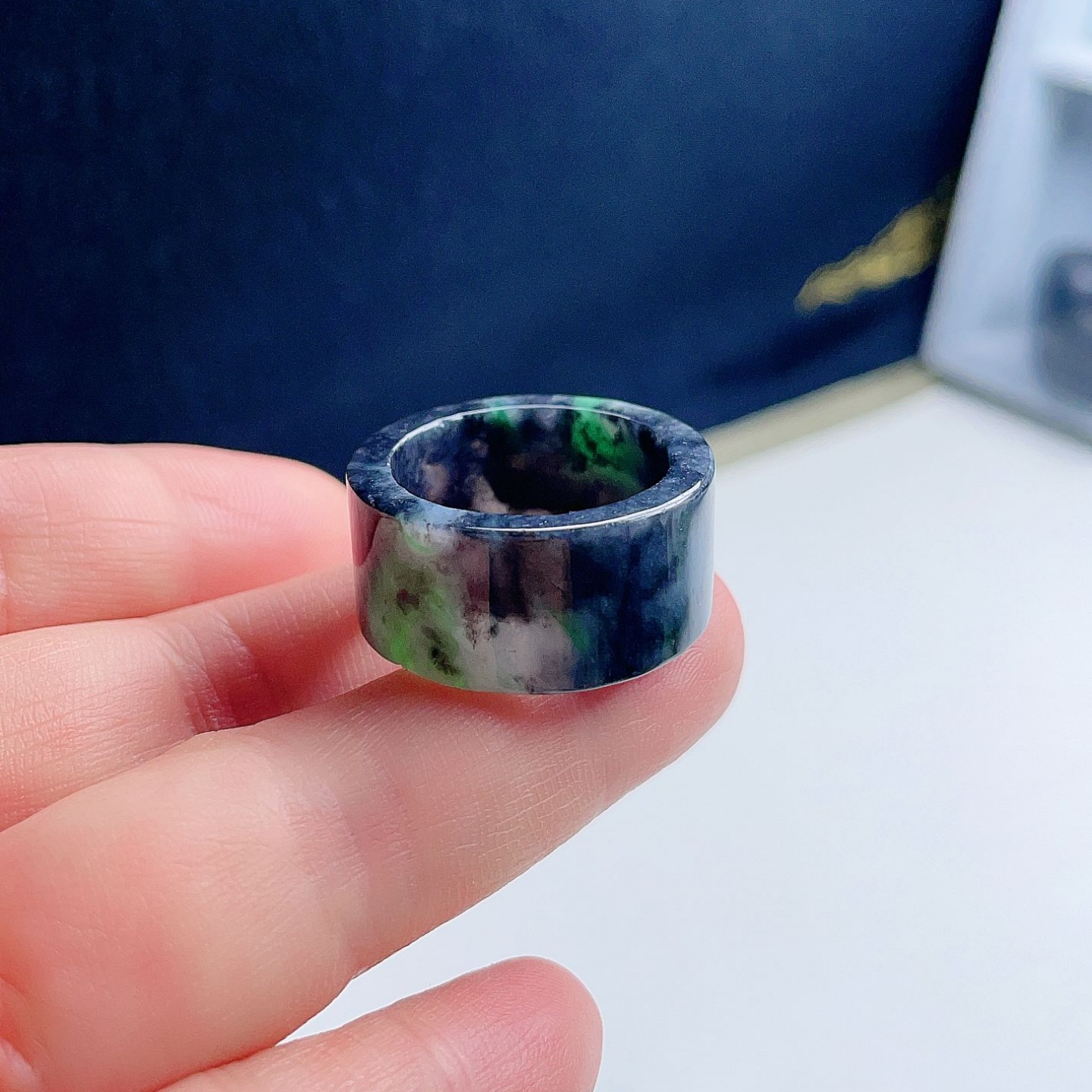 天然翡翠方扳指乌鸡飘阳绿意境