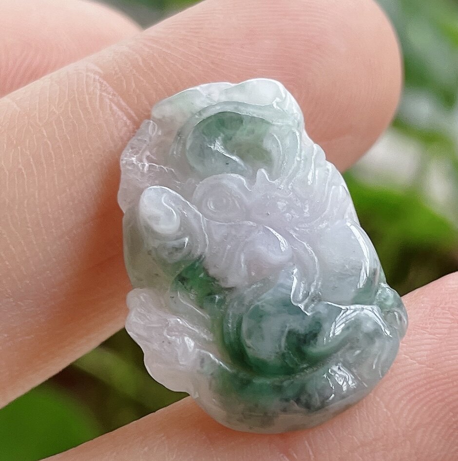 缅甸老坑天然货飘花淡紫翡翠