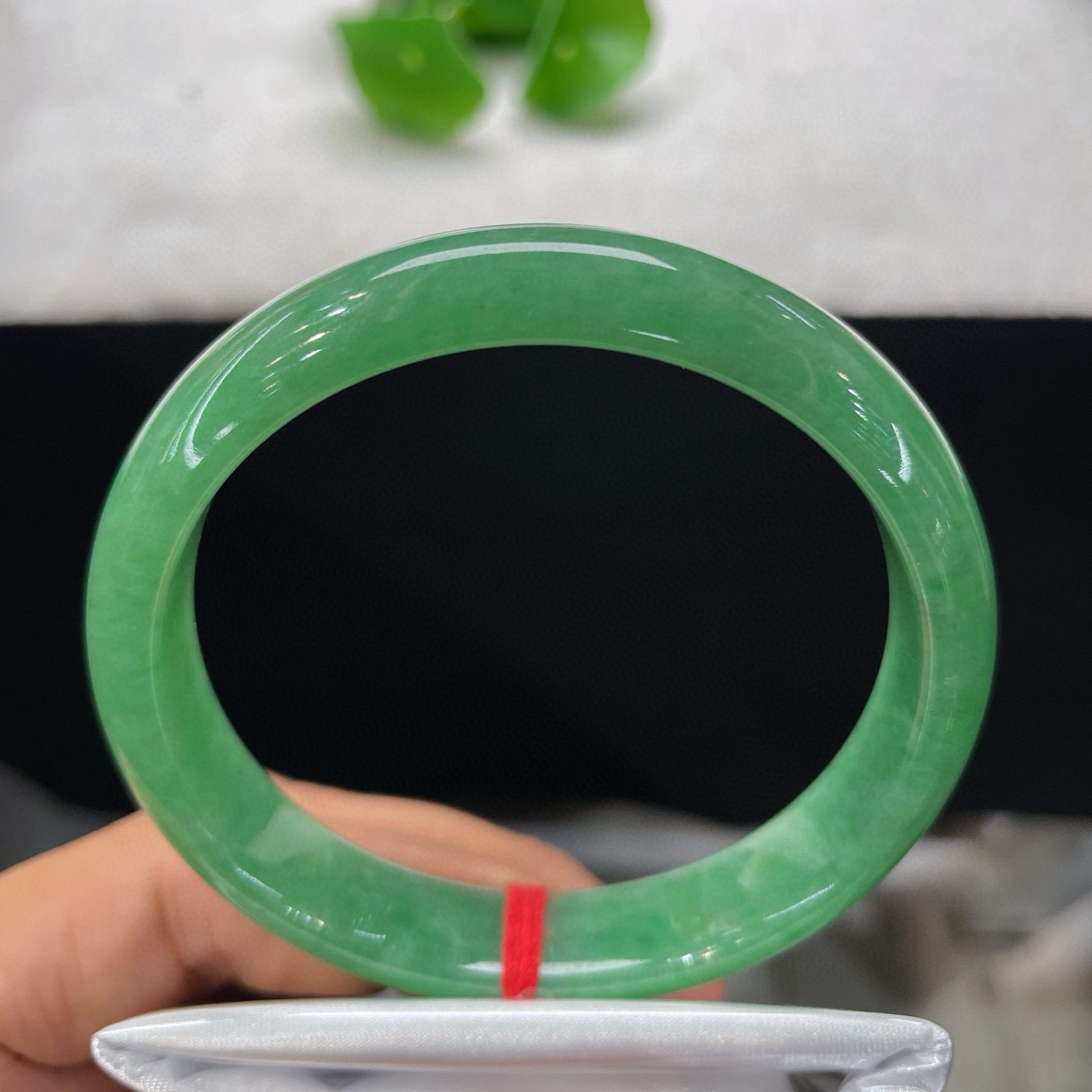 天然A货翡翠手镯阳绿59.8mm缅甸老坑正圈满绿镯子油绿玉镯