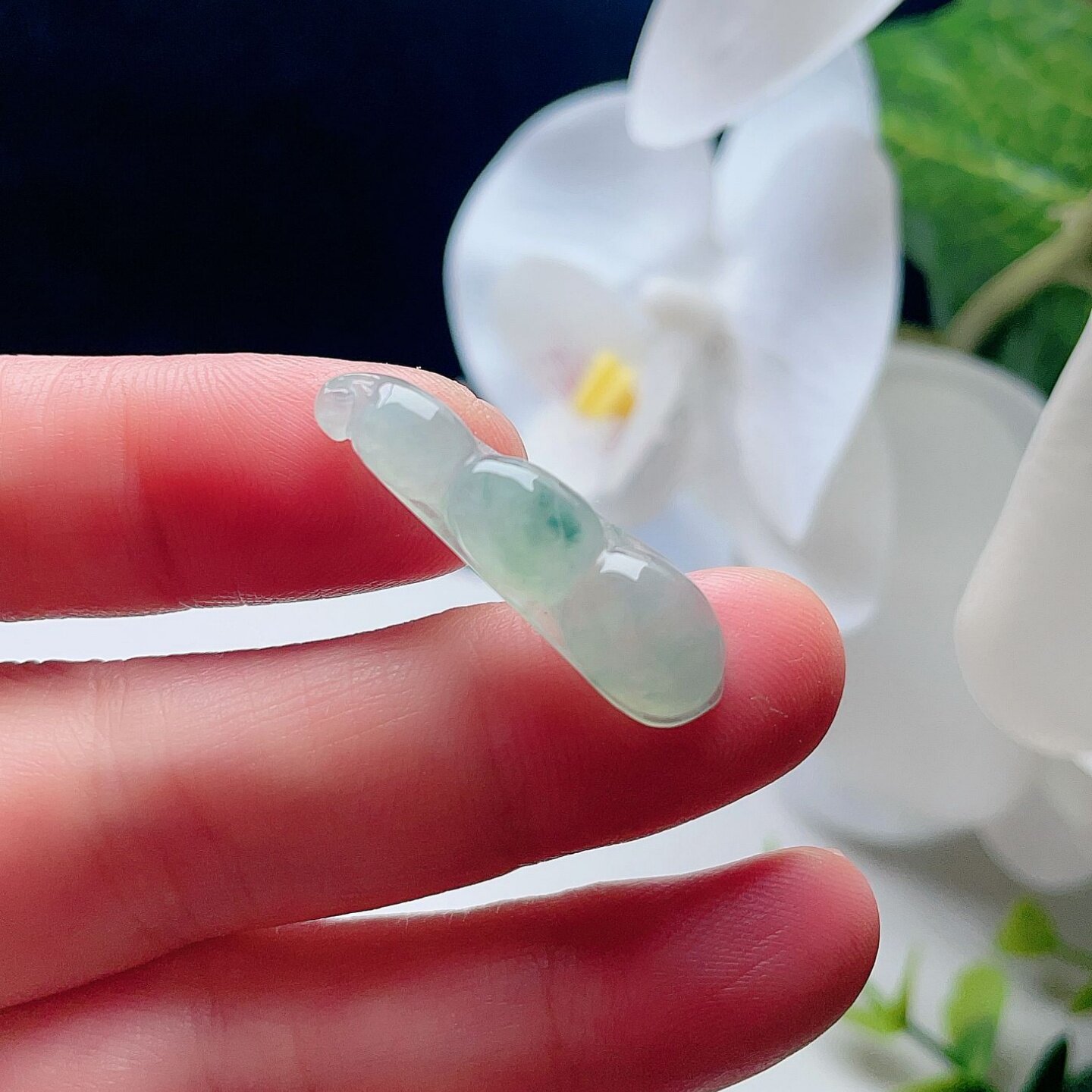 天然翡翠冰种小四季豆甜水绿飘花