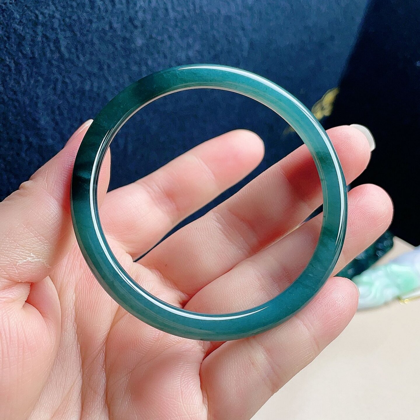 天然翡翠圆条手镯蓝绿飘花叮当镯
