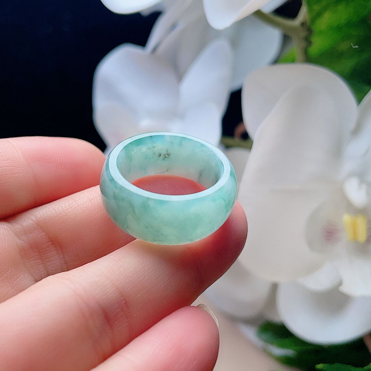 天然翡翠圆扳指菠菜绿飘花玉指环