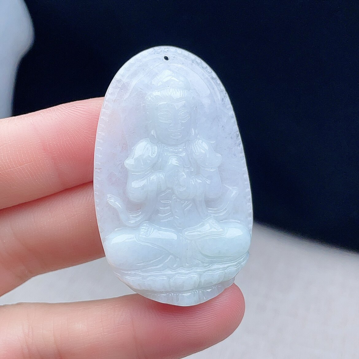 天然翡翠淡绿冰糯种大日如来守护