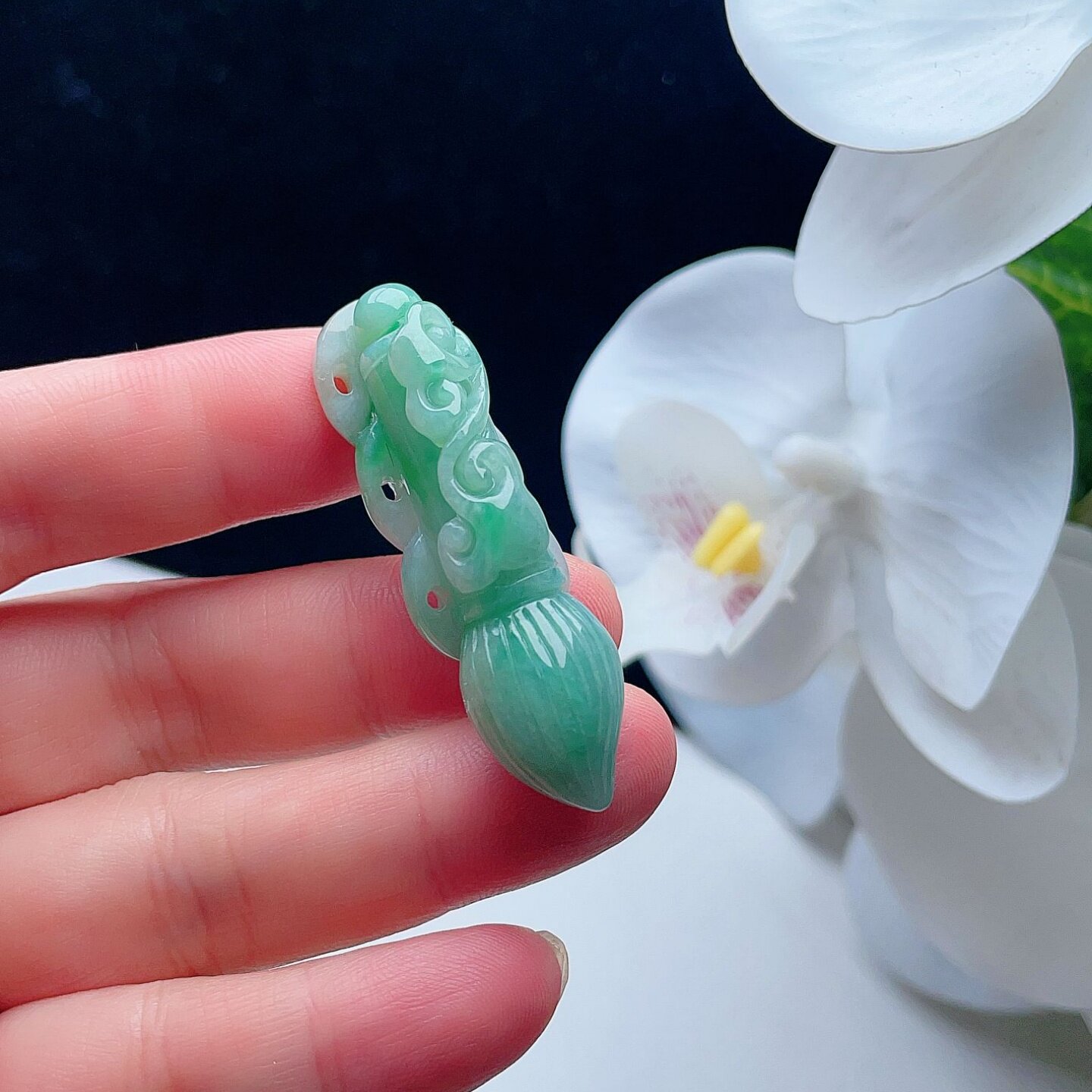 天然翡翠毛笔铜钱如意淡绿阳绿