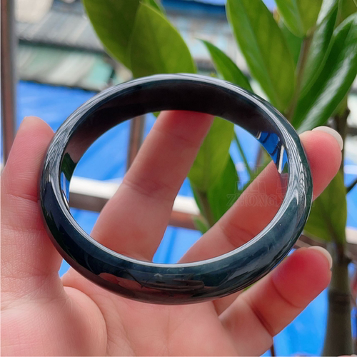 天然翡翠手镯乌鸡蓝绿底飘花玉镯