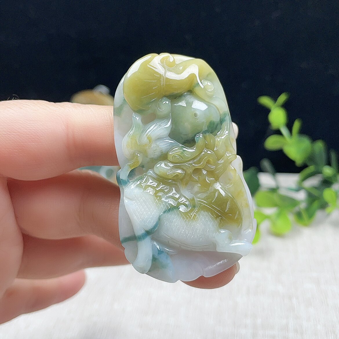缅甸A货翡翠乳白黄绿麒麟吊坠天然灵芝如意麒麟玉佩半山半水灵兽