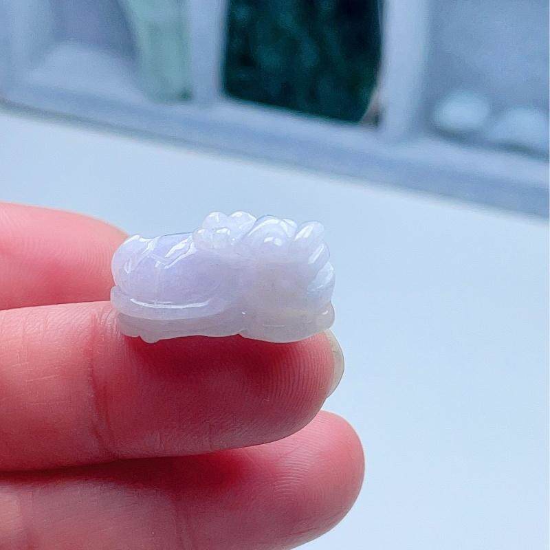 天然翡翠龙头龟吊坠淡紫乳白洒金
