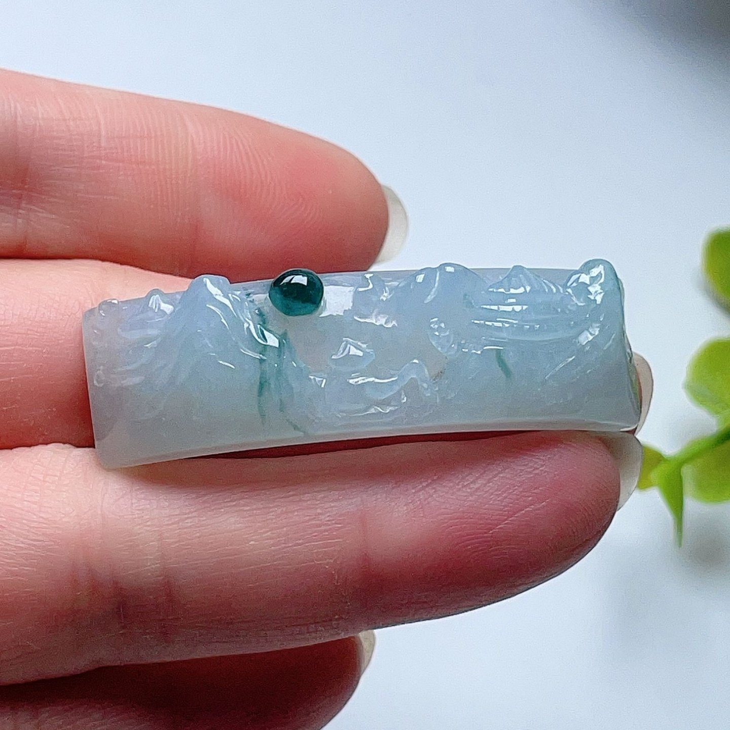 天然翡翠山水画手牌淡绿飘菠菜绿