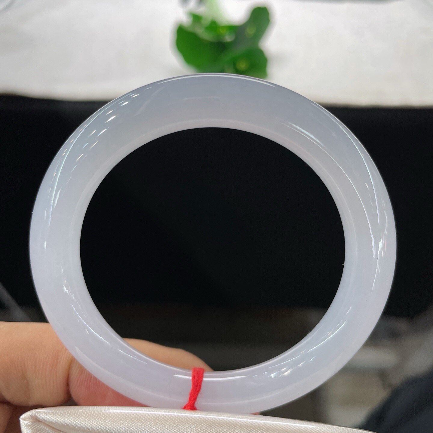 天然A货翡翠圆条手镯54mm缅甸老坑白月光玉镯乳白玉手环