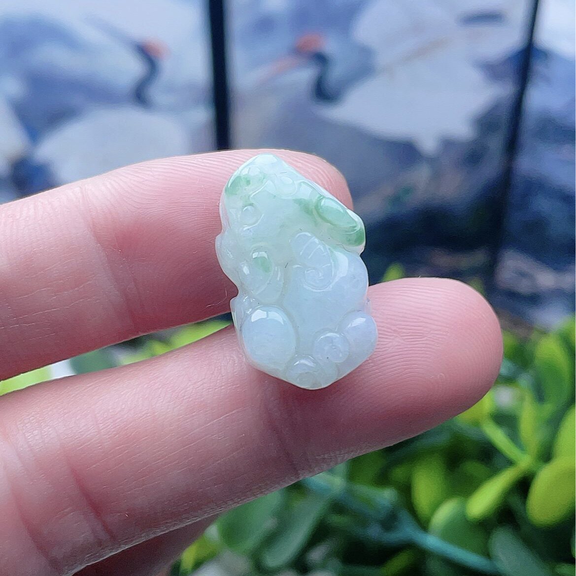 冰糯种白底青飘阳绿貔貅