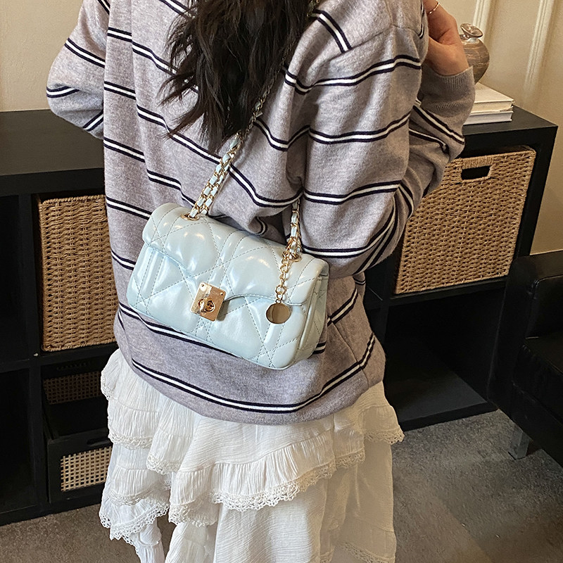 菱格链条包女小香风单肩斜挎包百搭小方包质感2026新款潮休闲日韩