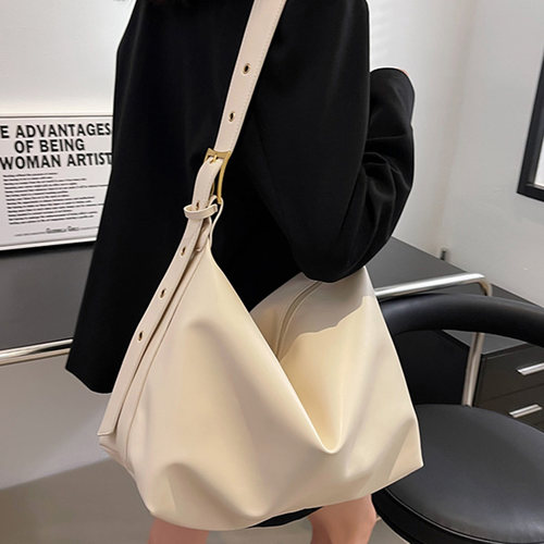 单肩包斜挎包纯色休闲包