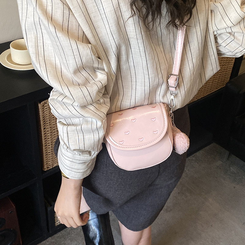 2026新款韩版简约马鞍包女单肩斜挎包女包小包包质感简约气质洋气,箱包皮具/热销女包/男包,马鞍包,淘宝优惠券,粉丝福利购,淘宝优惠卷