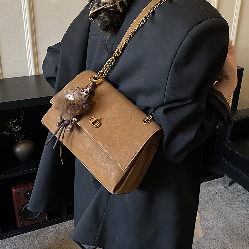 2025新款时尚链条包单肩包斜挎包洋气简约日韩休闲女包气质腋下包