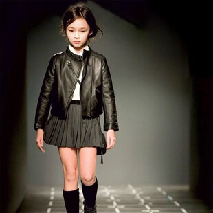儿童皮衣洋气皮夹克2025春秋男童女童宝宝pu皮机车服走秀童装外套