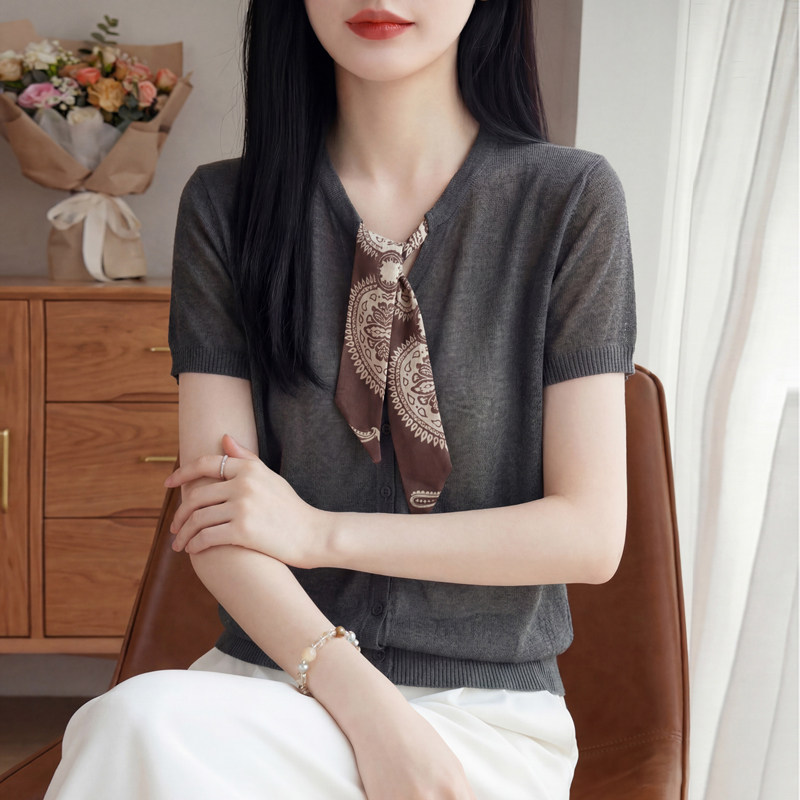 灰色V领飘带亚麻针织短袖T恤女