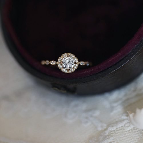 Mariage D'Amour 梦中的婚礼梦幻花瓣满镶花托莫桑石轻奢百搭戒指