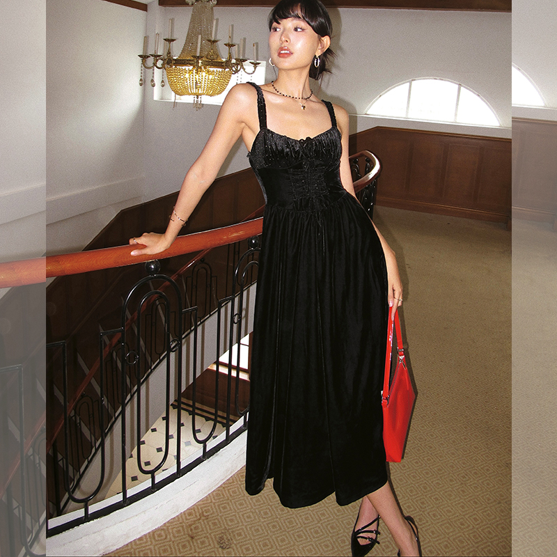 ITSNIKAR黑天鹅丝绒连衣裙