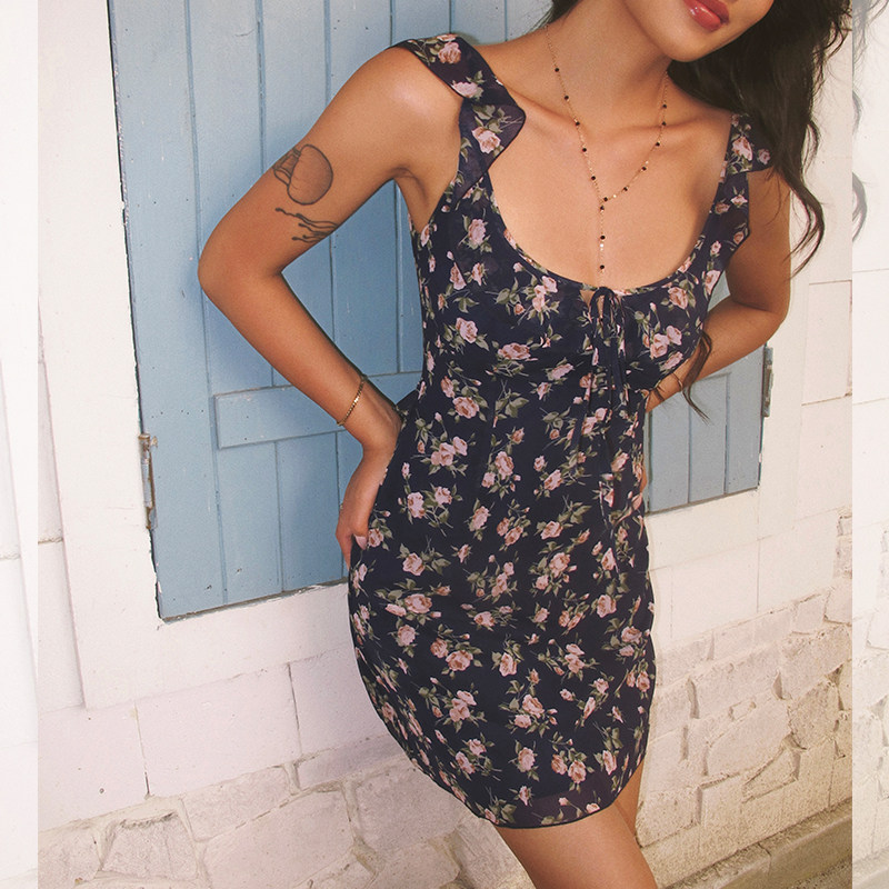 ITSNIKAR 复古茶歇碎花连衣裙女夏小飞袖吊带裙蝴蝶结系带包臀裙,女装/女士精品,连衣裙,淘宝优惠券,粉丝福利购,淘宝优惠卷