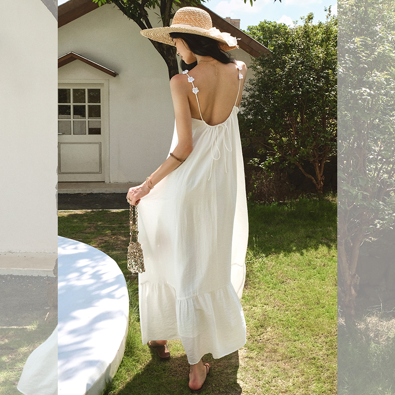 ITSNIKAR 法式慵懒度假风连衣裙女夏肩带立体花朵设计感吊带长裙