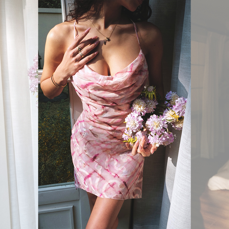 ITSNIKAR【桃花酒】粉色格纹性感吊带连衣裙女春荡领设计包臀裙子