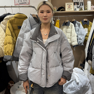 米佑休闲风格子撞色立领短款羽绒服女加厚保暖面包服外套9089