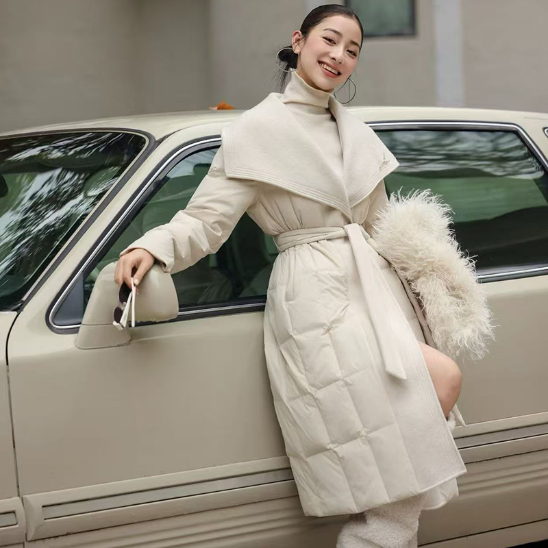 大翻领收腰羊毛呢羽绒服可可锐丽