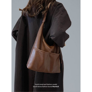 2025松弛感大容量包包女2025新款软皮单肩斜挎托特包通勤腋下包