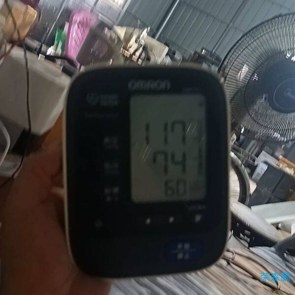 【荣森鹏】（OMRON）HEM-7211家用日本进口电子血压议价