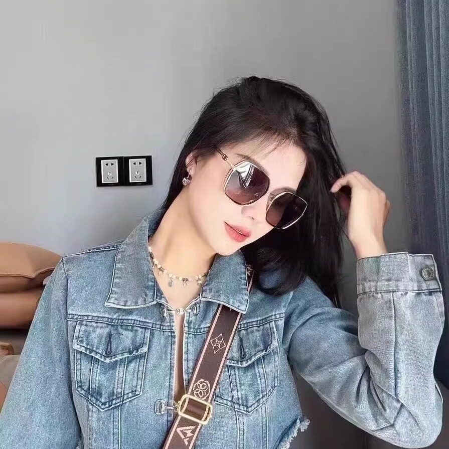 时尚太阳眼镜女款墨镜女防晒防紫外线显脸小太阳眼镜高级感偏光镜