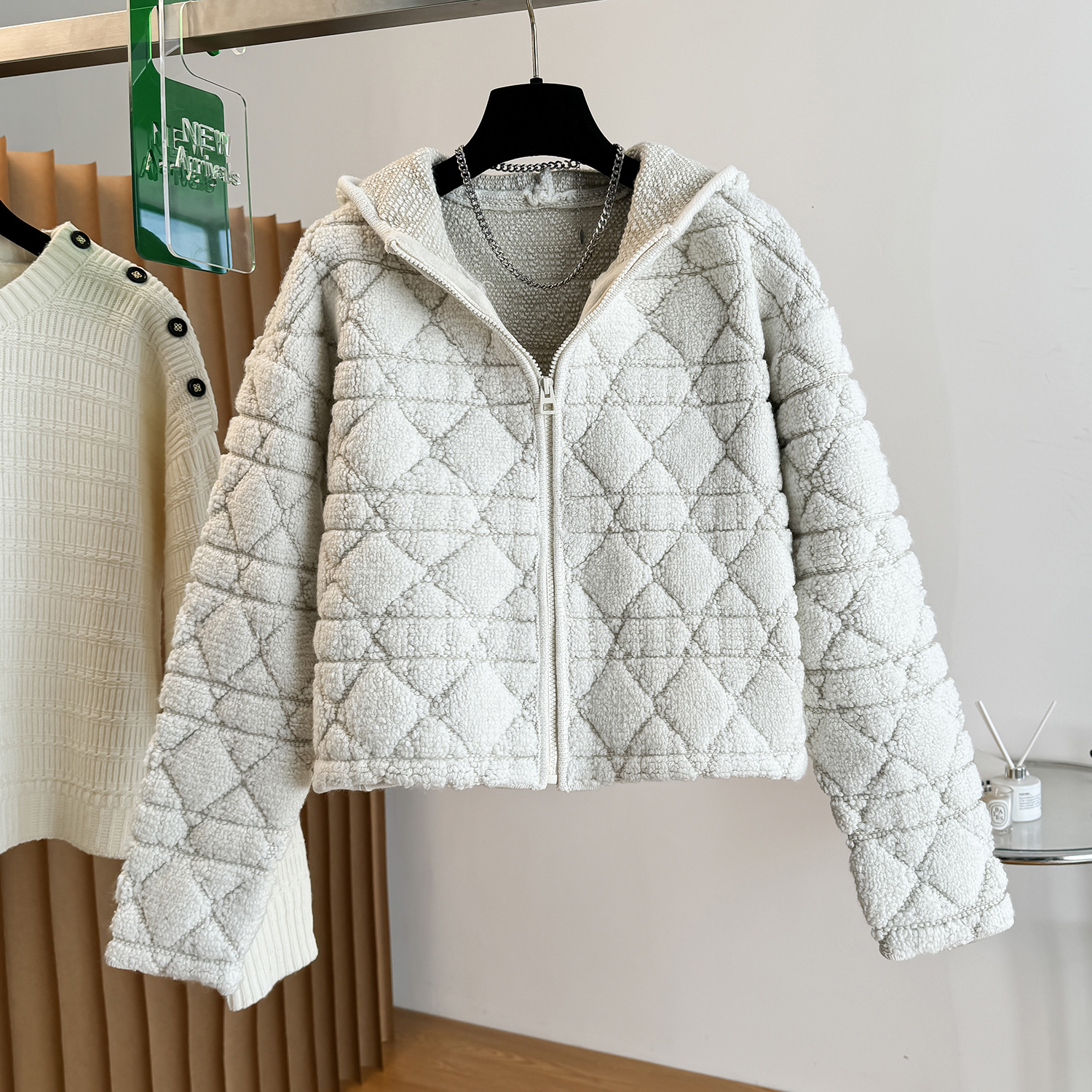 菱格设计字母拉链连帽衫