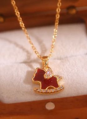 新年红小马吊坠毛衣链轻奢小众