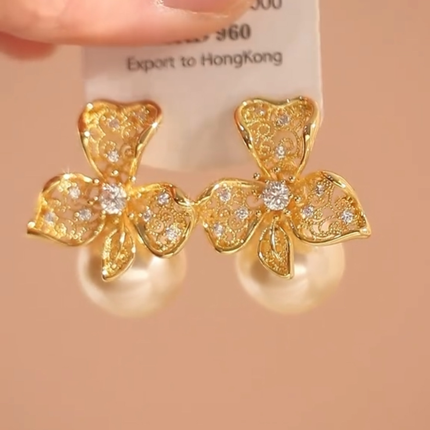 轻奢金色镂空花朵珍珠耳钉