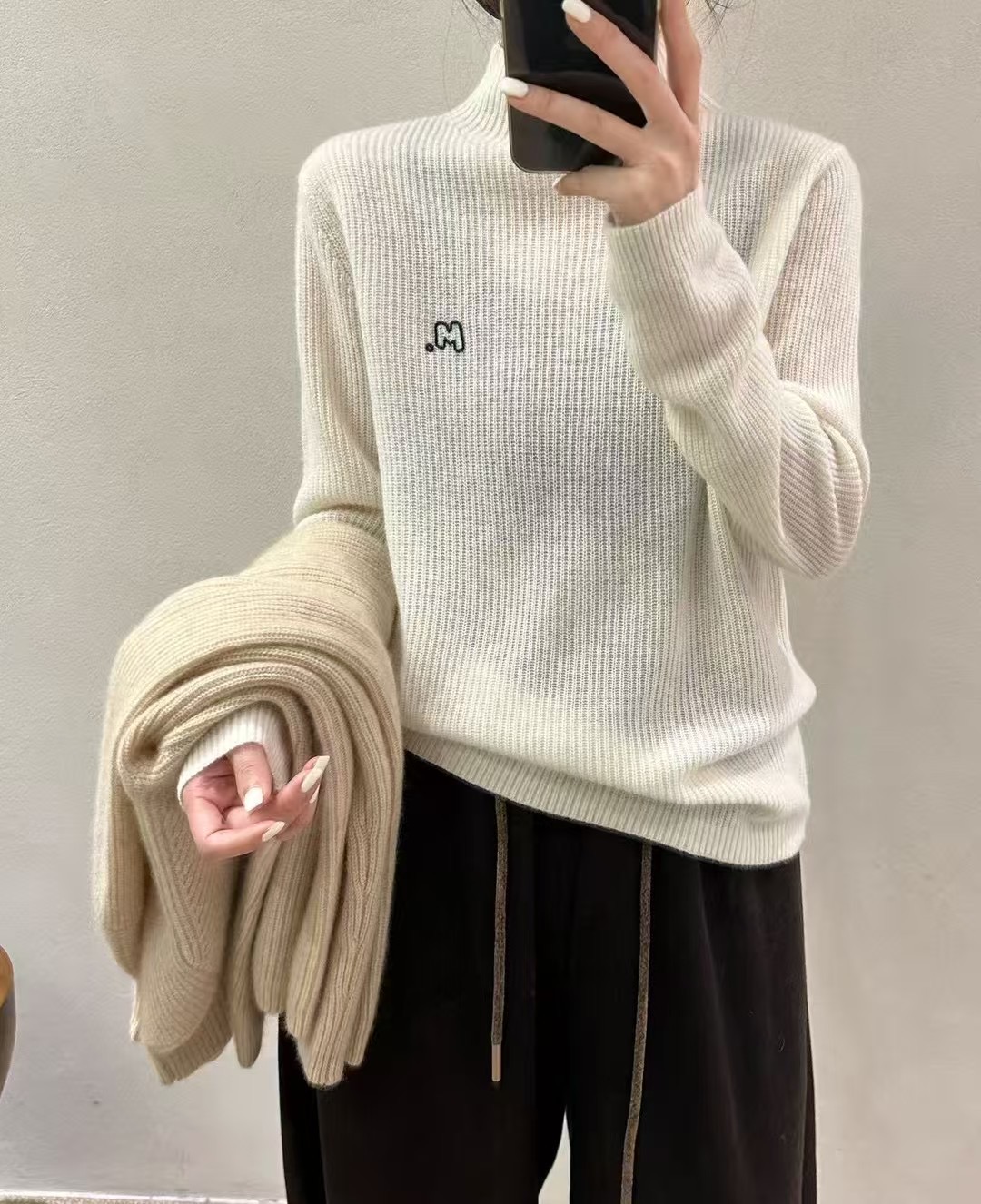 欧货100%山羊绒纯色高领字母刺绣打底衫秋冬显瘦百搭内搭毛衣女士