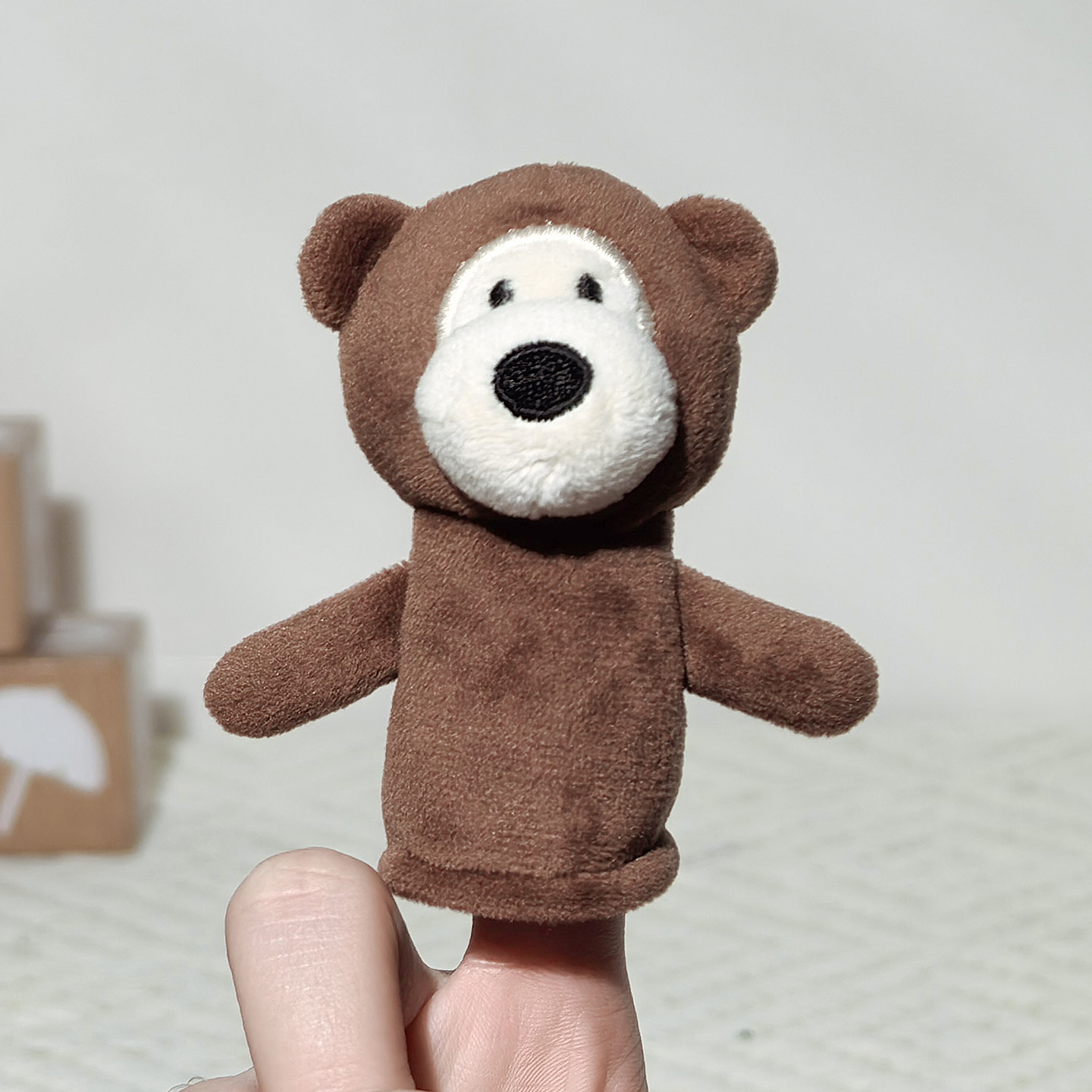 正版棕色熊手指玩偶幼儿园故事教具宝宝手偶玩具毛绒熊熊指偶