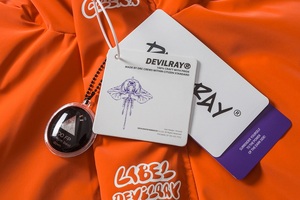 DEVILRAY山一2025冬季 卡通字母橘色羽绒服--YR266/P300 418图片