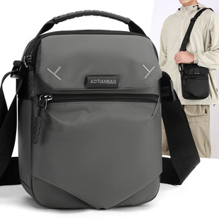 适用于放7.9寸ipadmi单肩斜挎平板小包潮版简约可手提包竖款男士