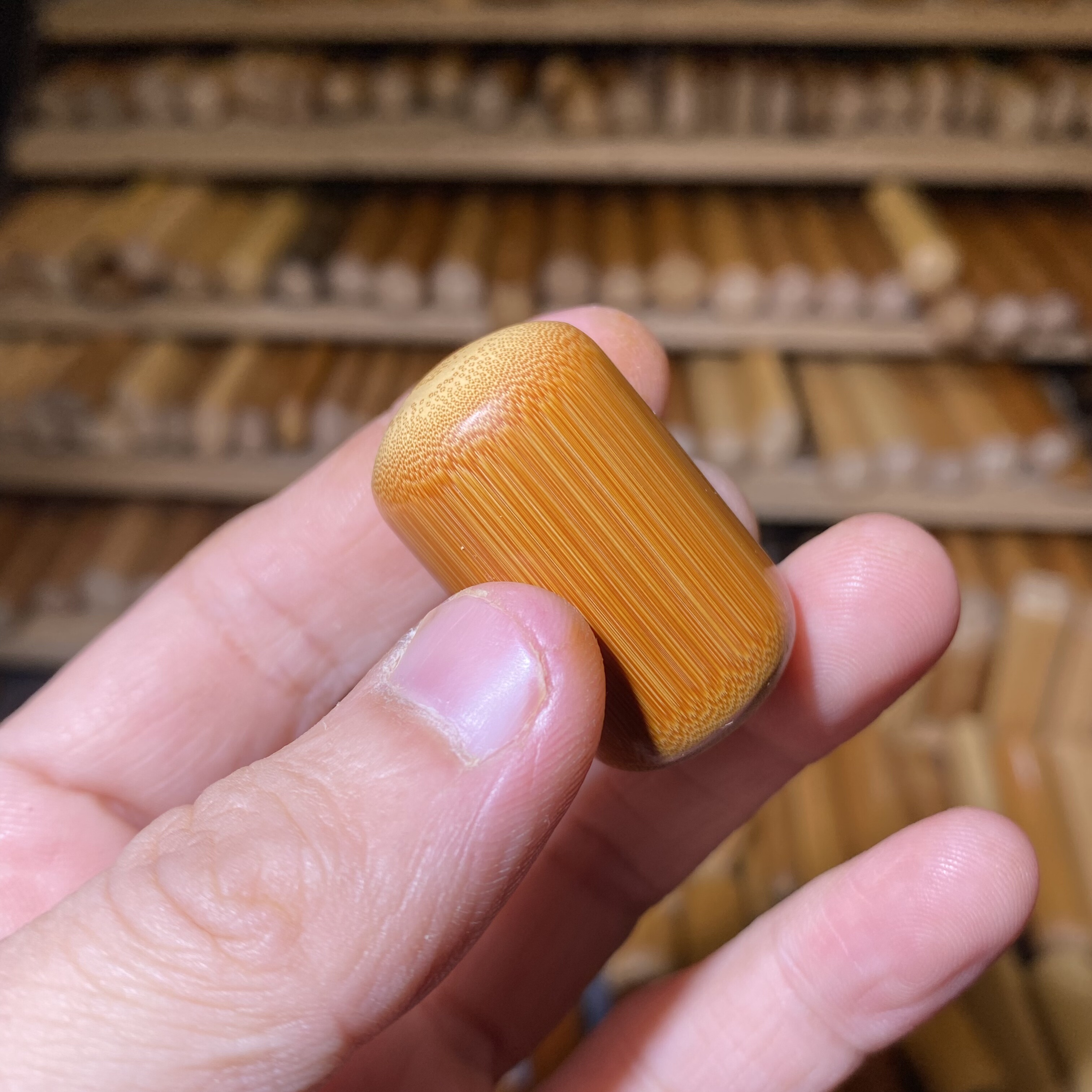 21.3-36厚皮捷径穹顶小圆墩，一物一链接，远山工实心玉竹手把件