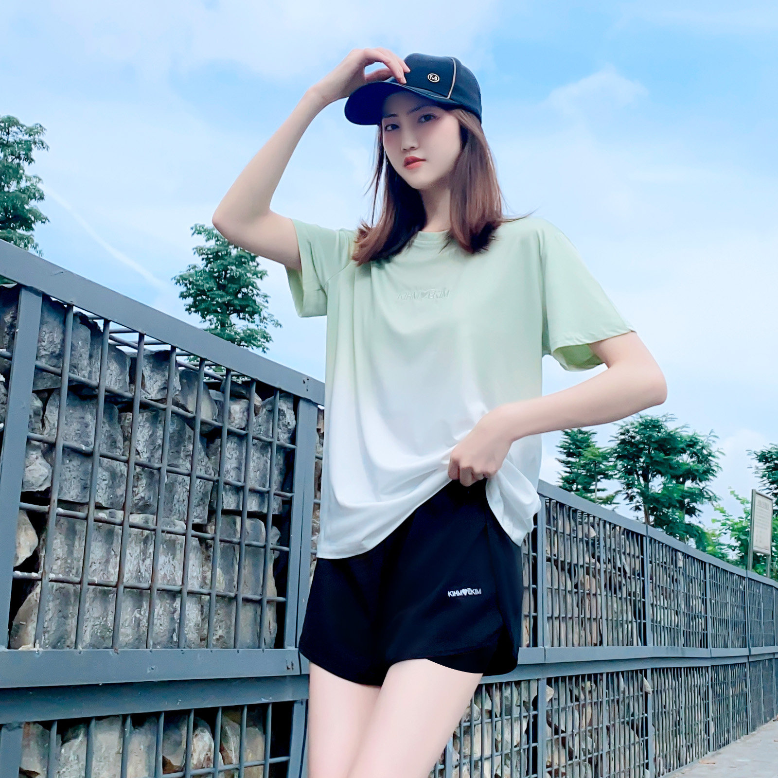 여성용 요가 의류 정장 대형 헐렁한 살을 덮는 스포츠 반팔 여름 얇은 달리기 훈련 속건 반바지 피트니스 의류