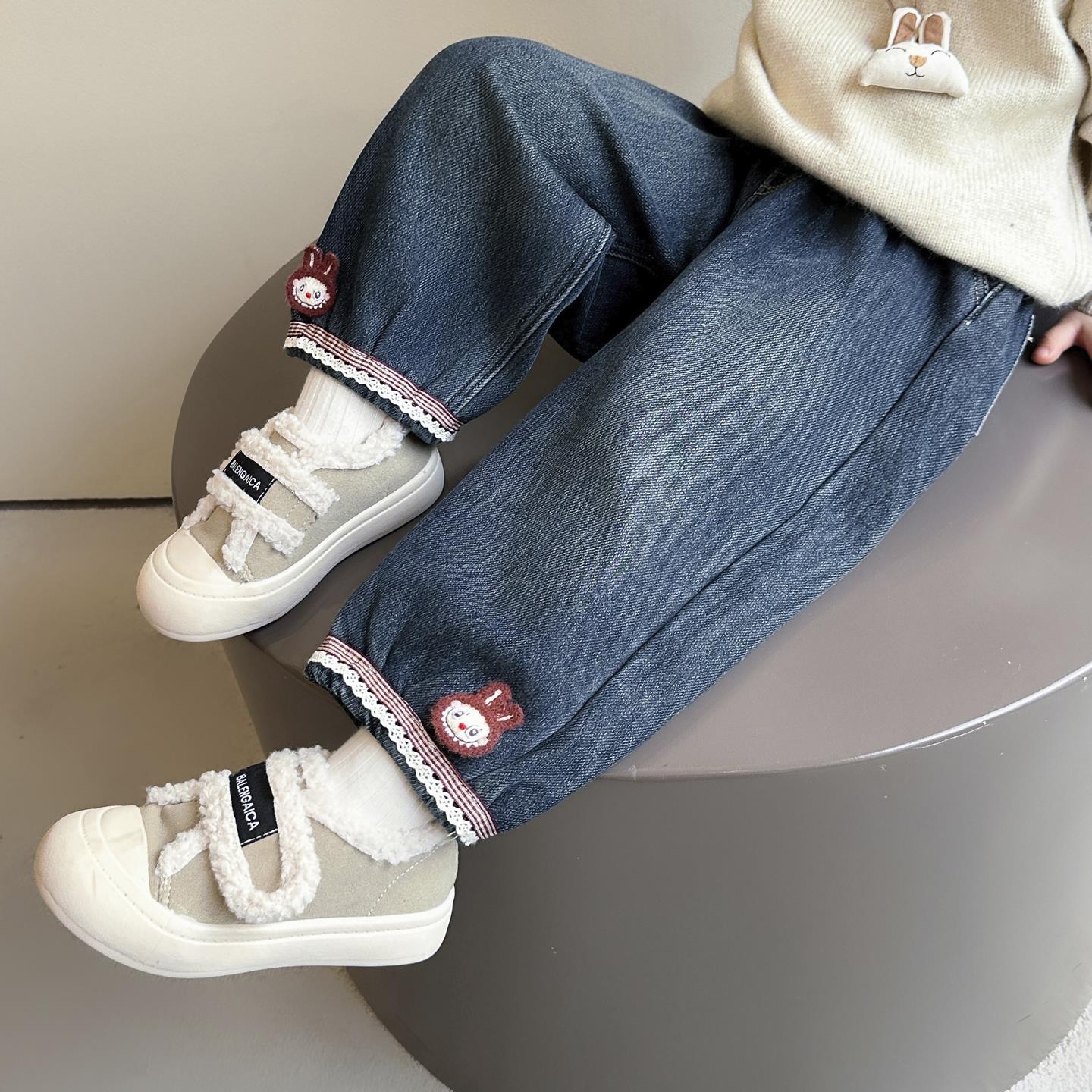 英国DHWA女童加绒牛仔裤秋冬装儿童韩版宽松裤子宝宝卡通花边长裤