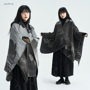 陆与山屿两面穿日系图案披肩秋冬新款 高级感穿搭女双面穿披风外套